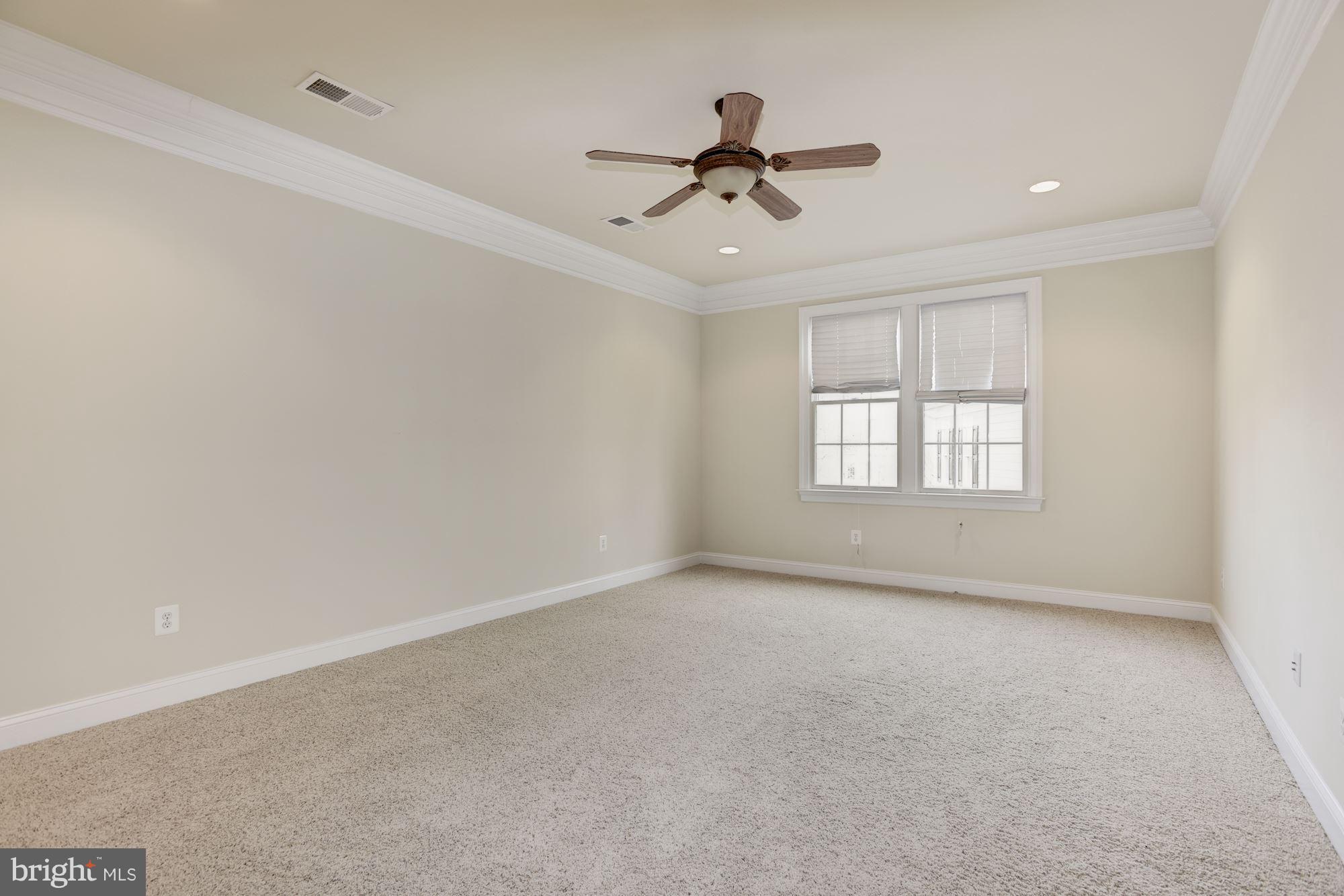 LANSDOWNE ON THE POTOMAC - Residential