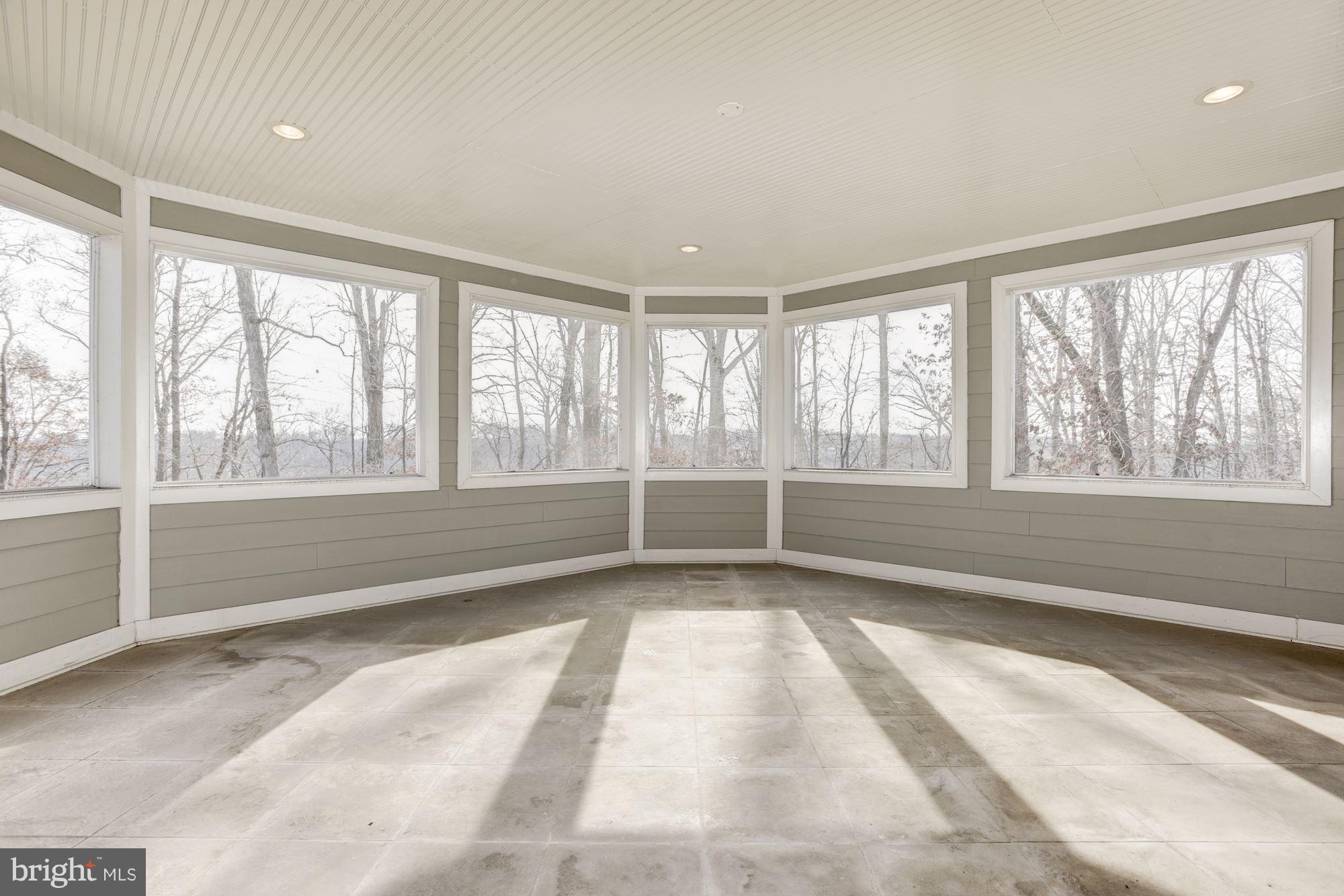 LANSDOWNE ON THE POTOMAC - Residential