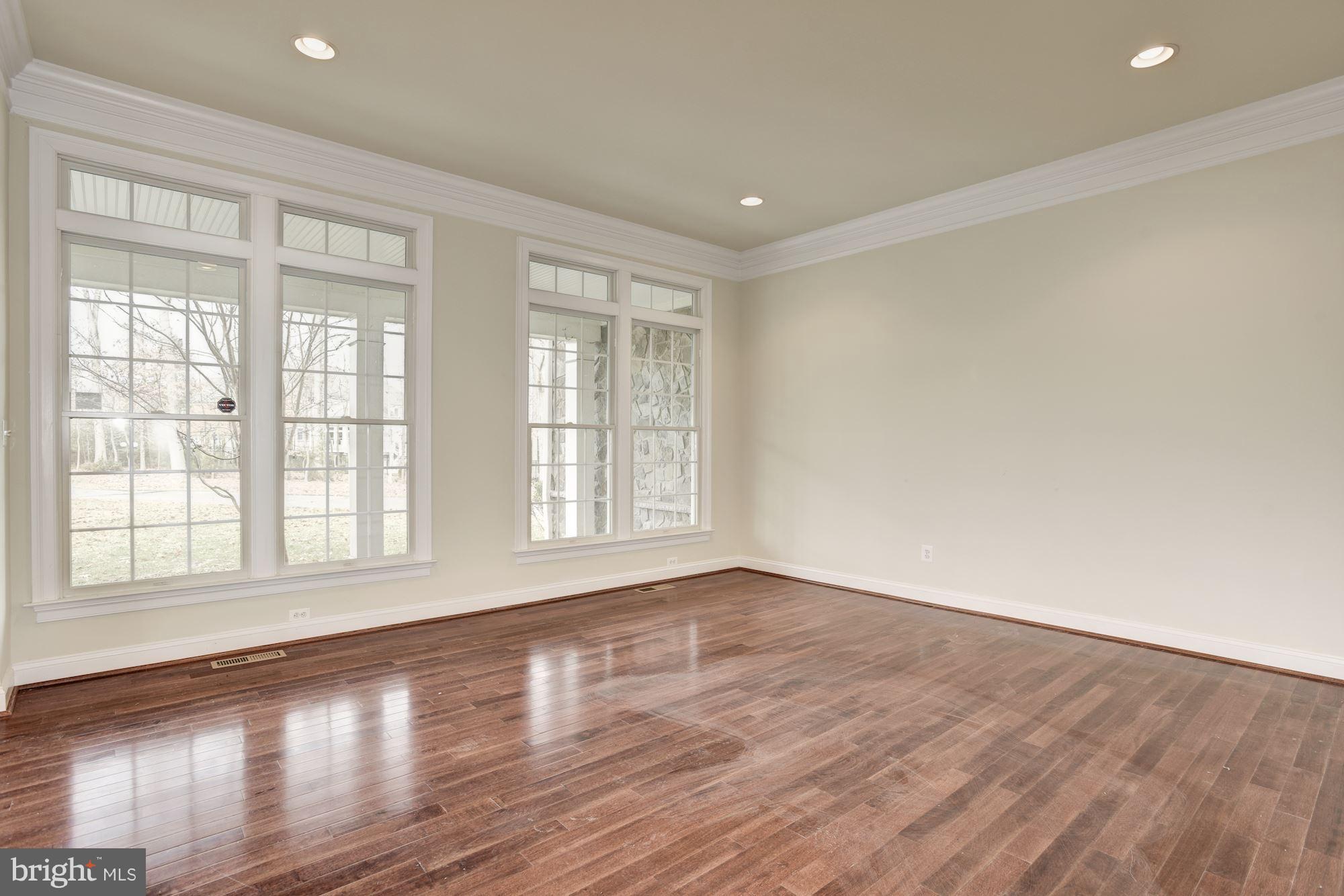 LANSDOWNE ON THE POTOMAC - Residential