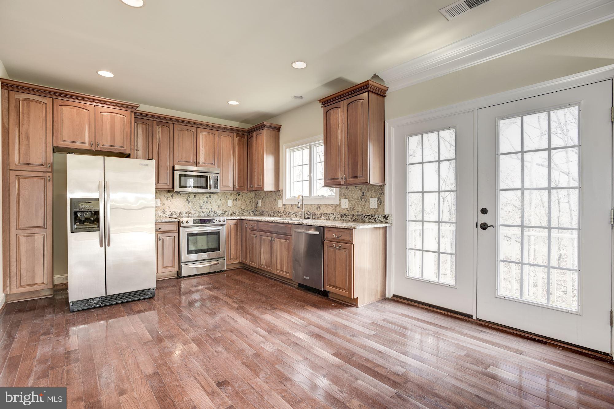 LANSDOWNE ON THE POTOMAC - Residential