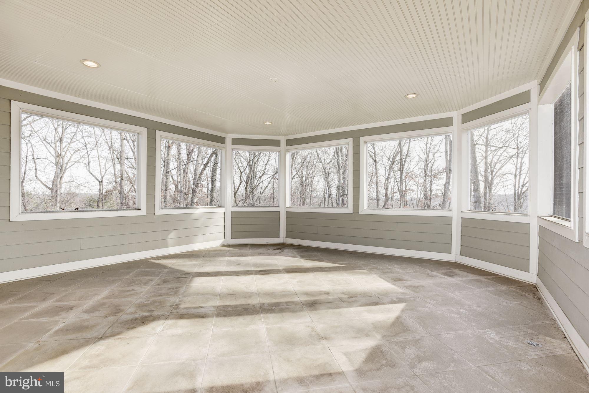 LANSDOWNE ON THE POTOMAC - Residential