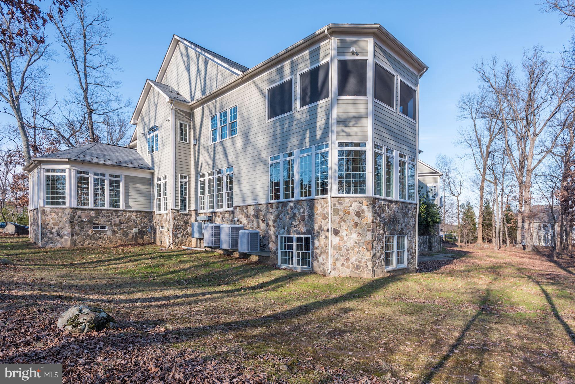 LANSDOWNE ON THE POTOMAC - Residential