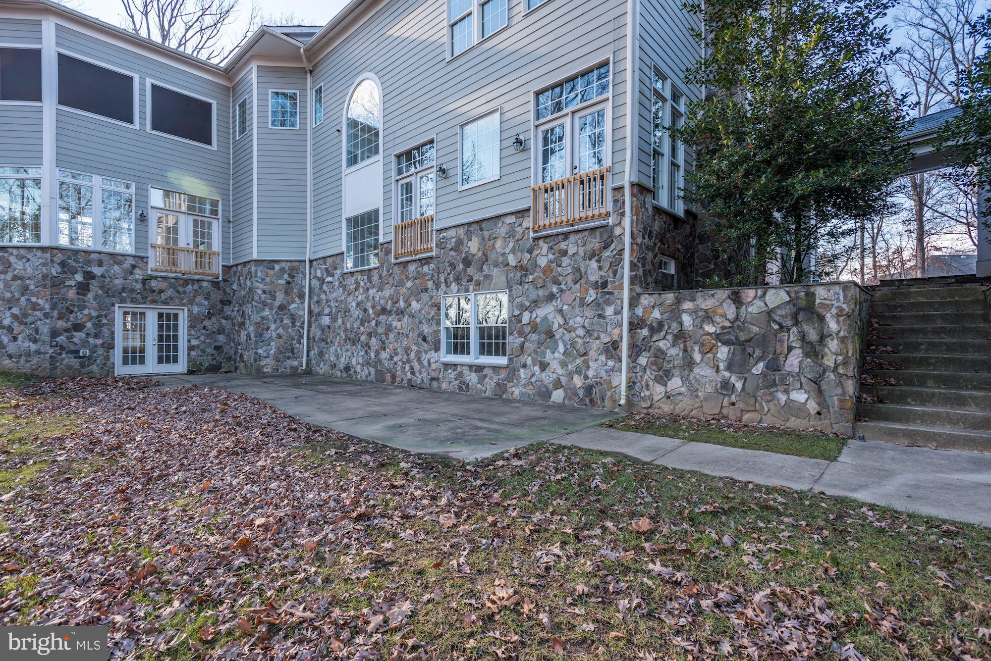 LANSDOWNE ON THE POTOMAC - Residential