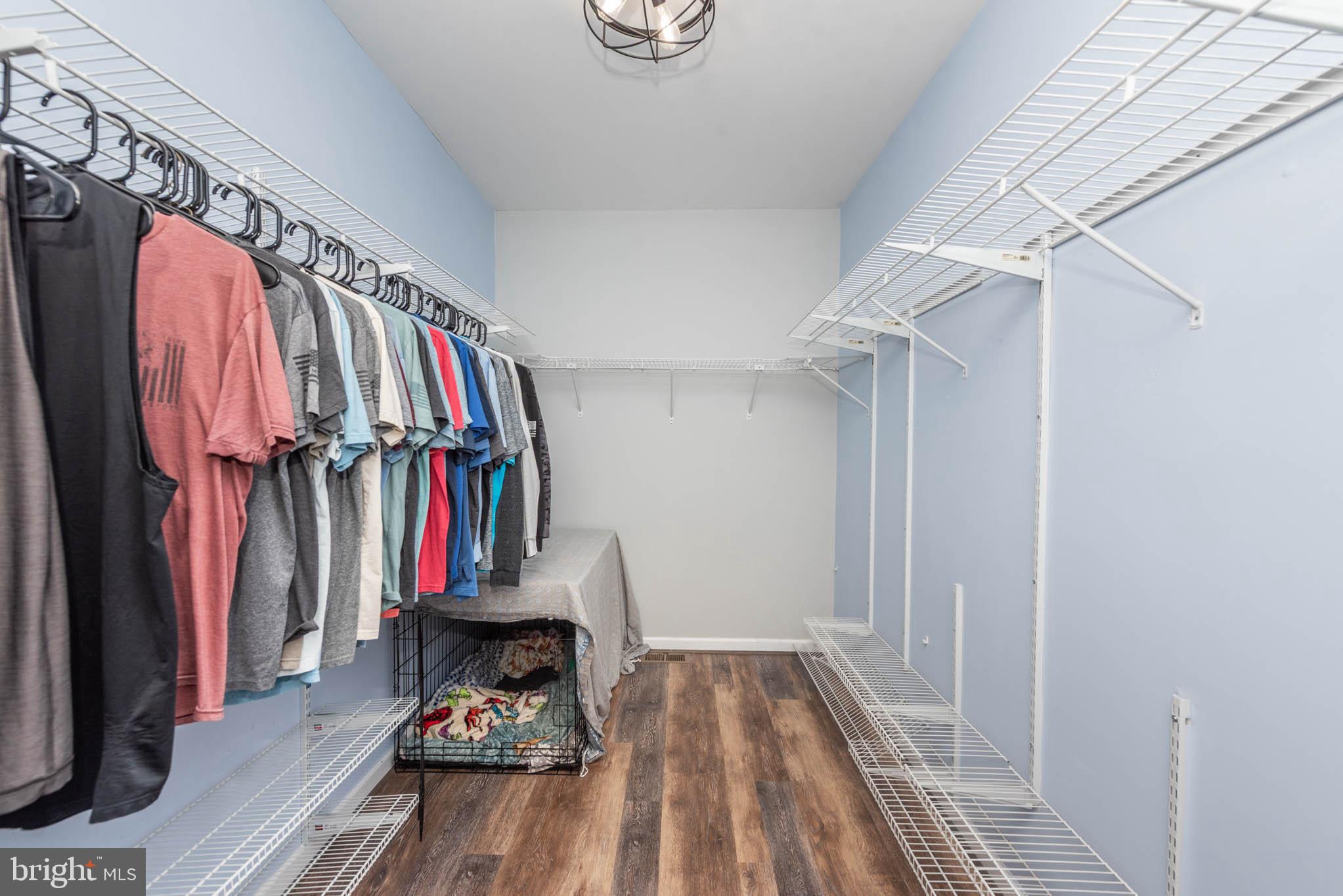 WHITE HALL - Residential