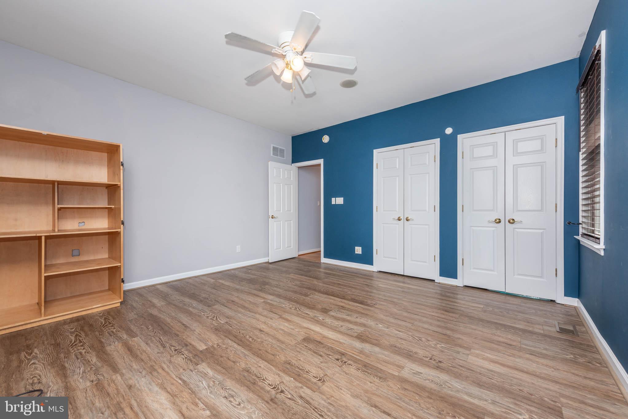 WHITE HALL - Residential