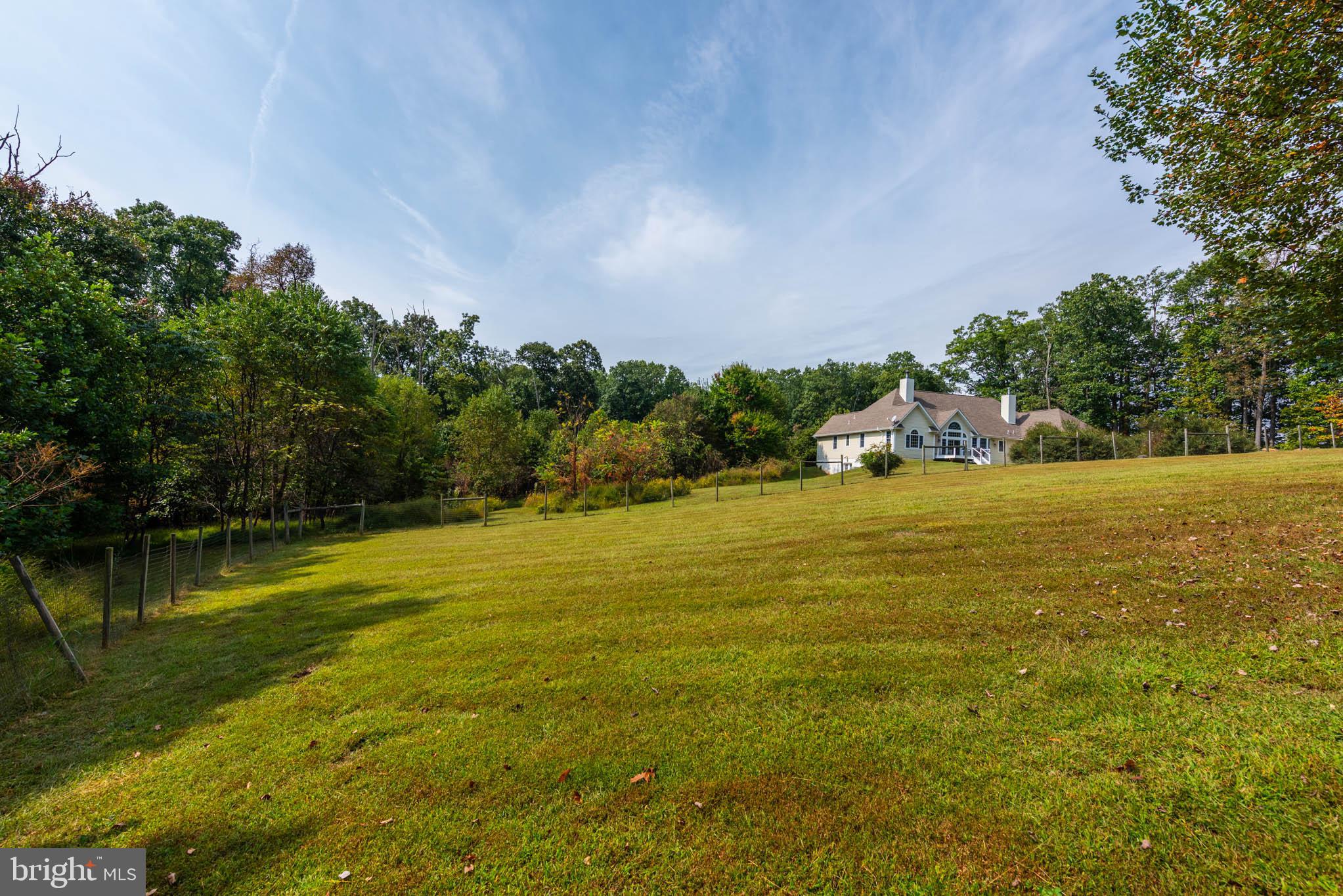 WHITE HALL - Residential