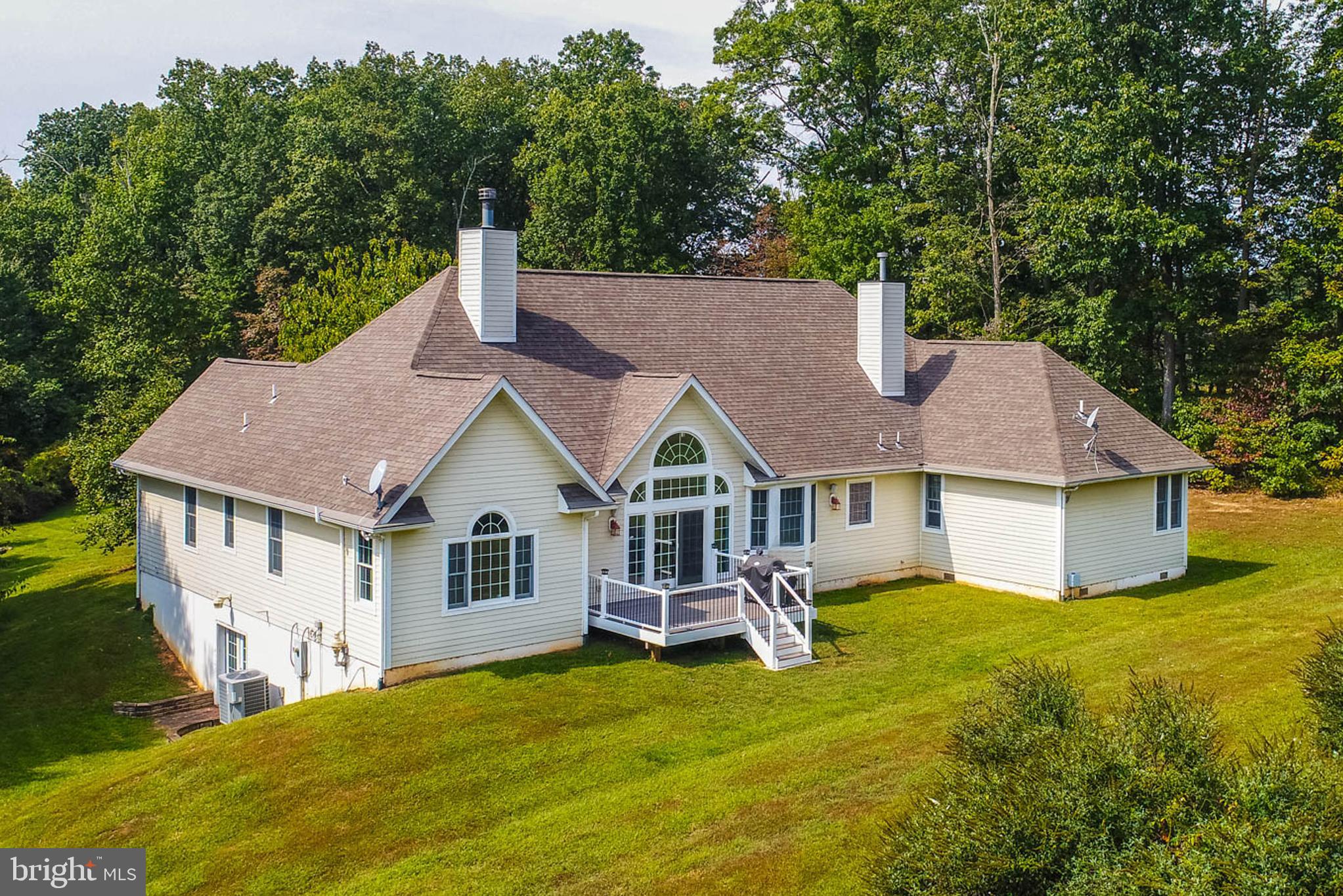 WHITE HALL - Residential