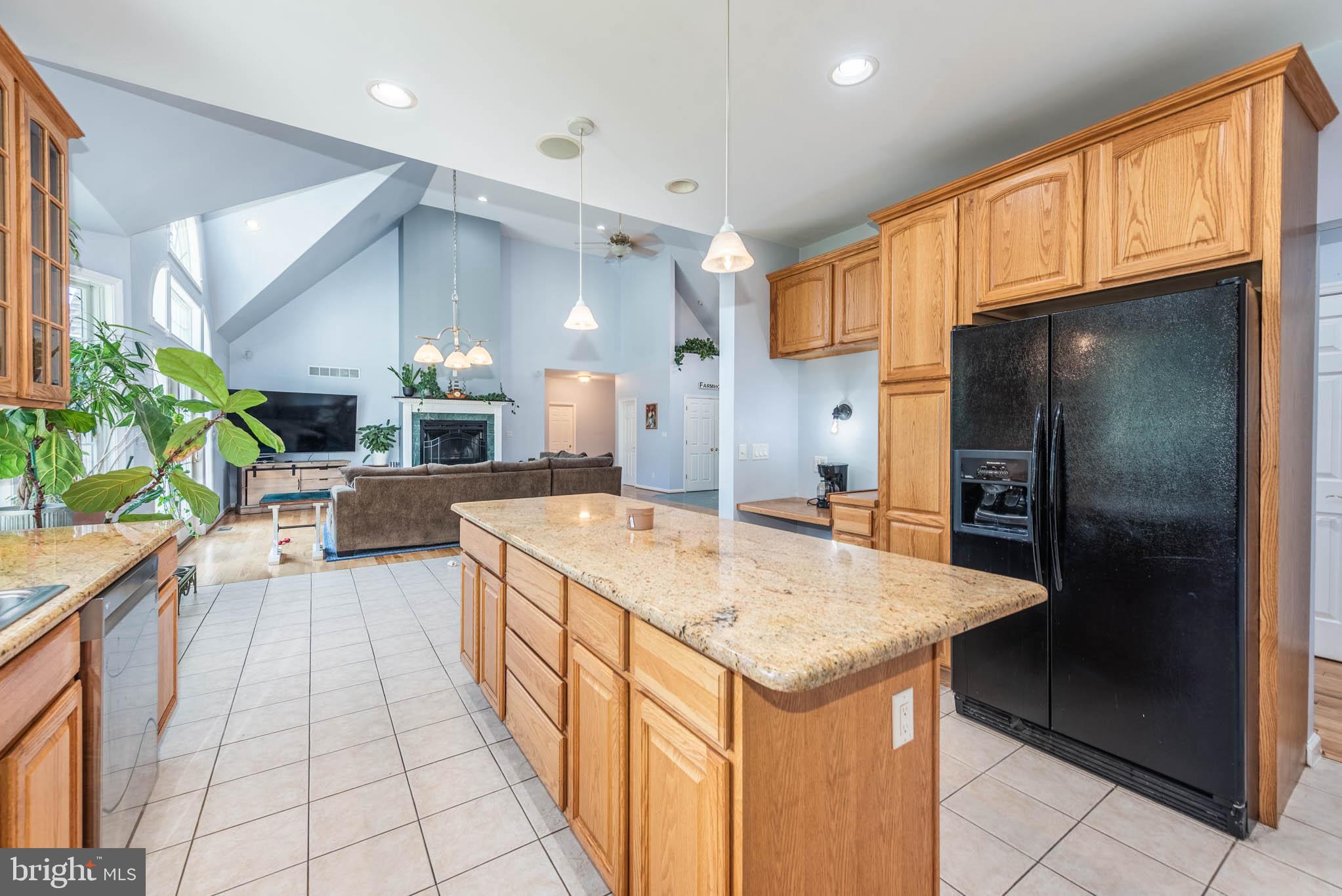 WHITE HALL - Residential