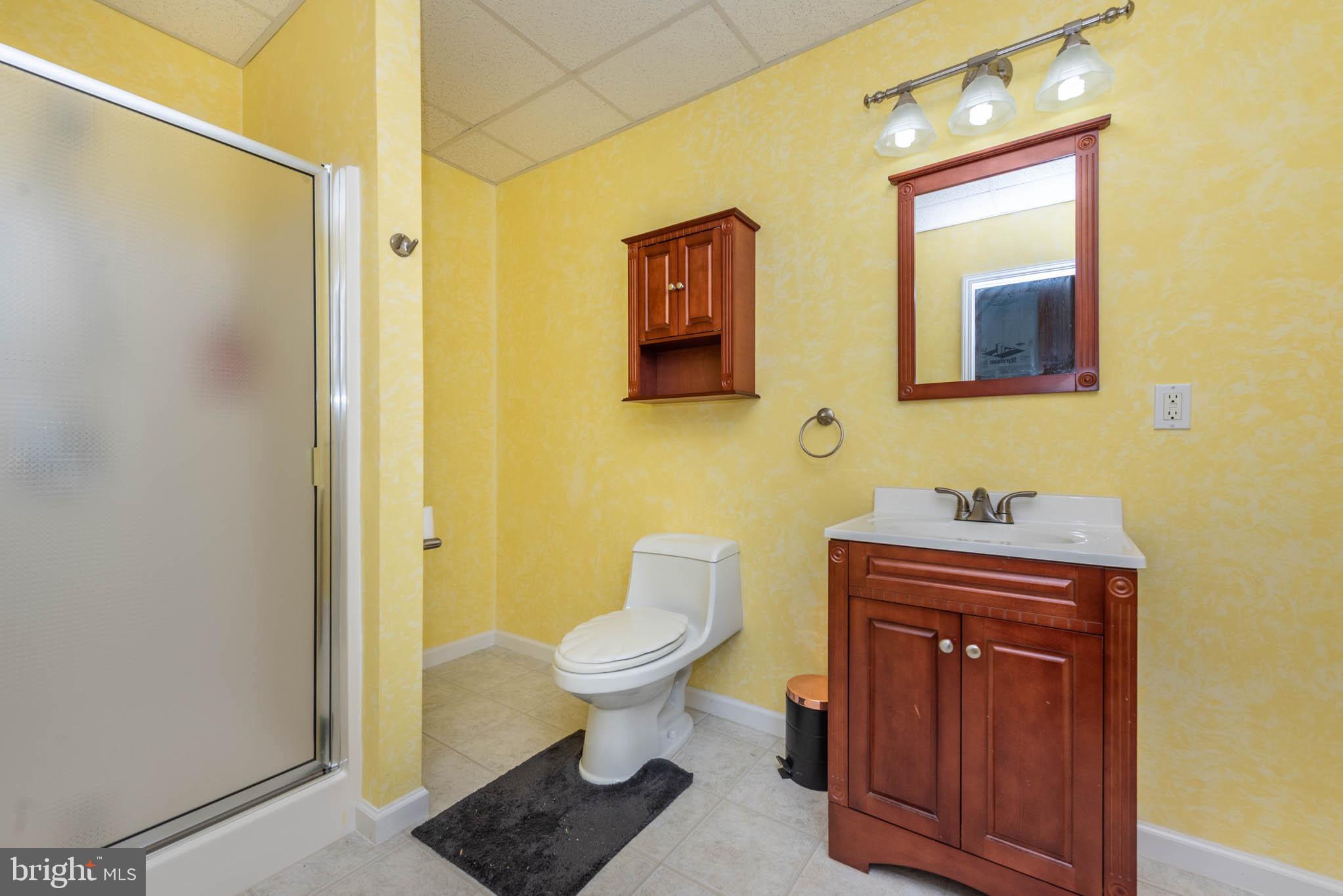 WHITE HALL - Residential