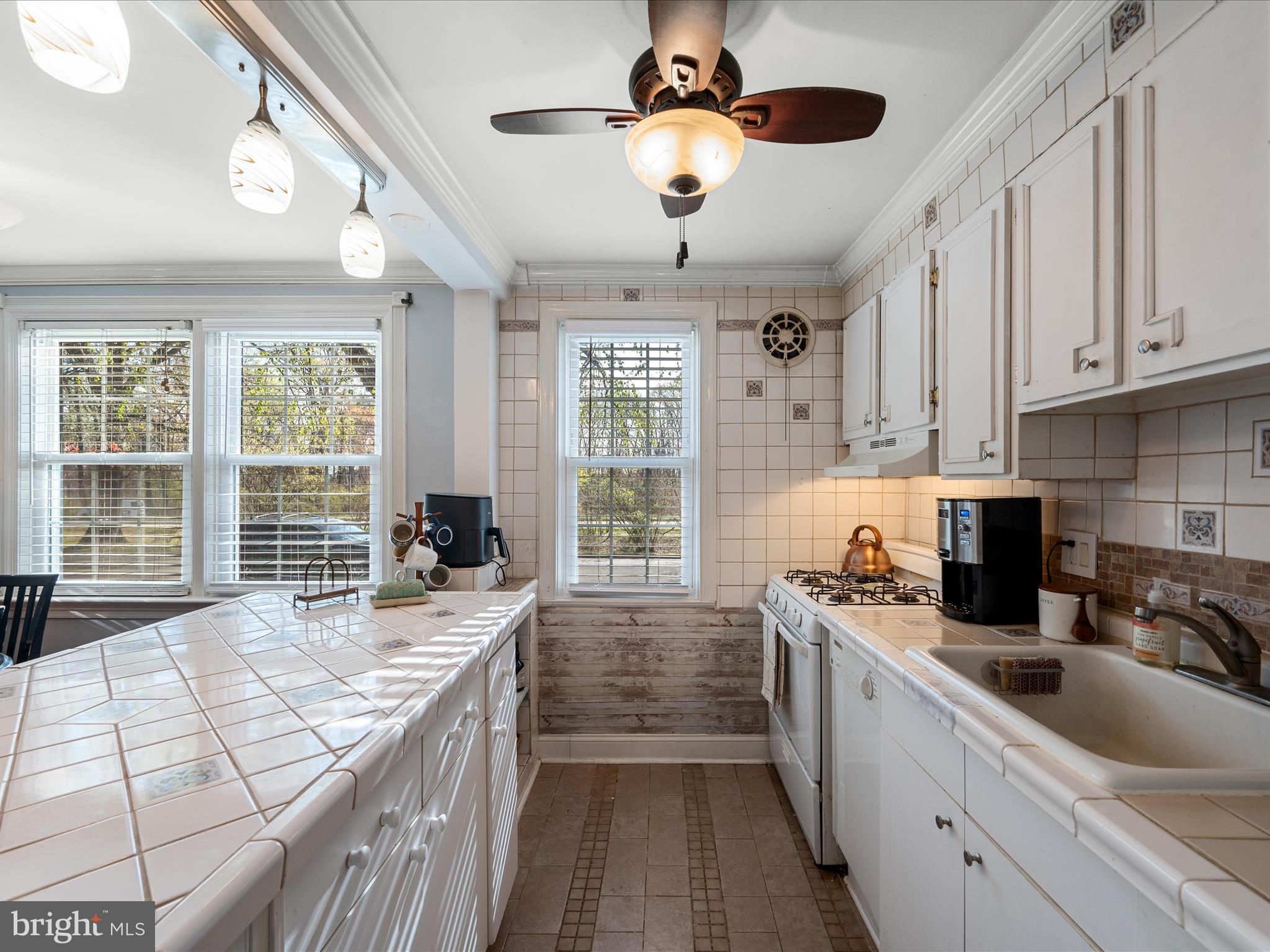 BELLE VIEW CONDOMINIUMS - Residential