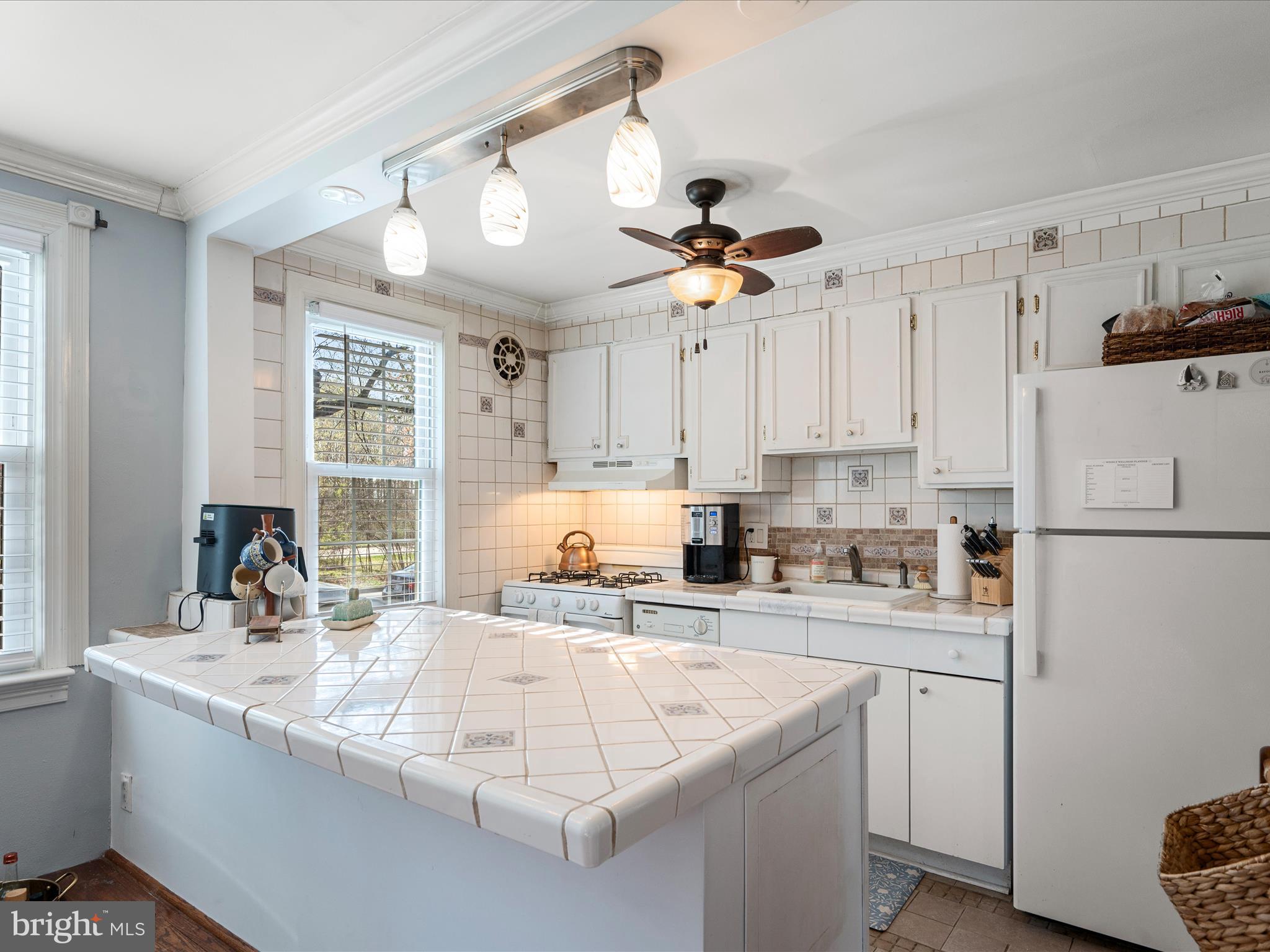 BELLE VIEW CONDOMINIUMS - Residential