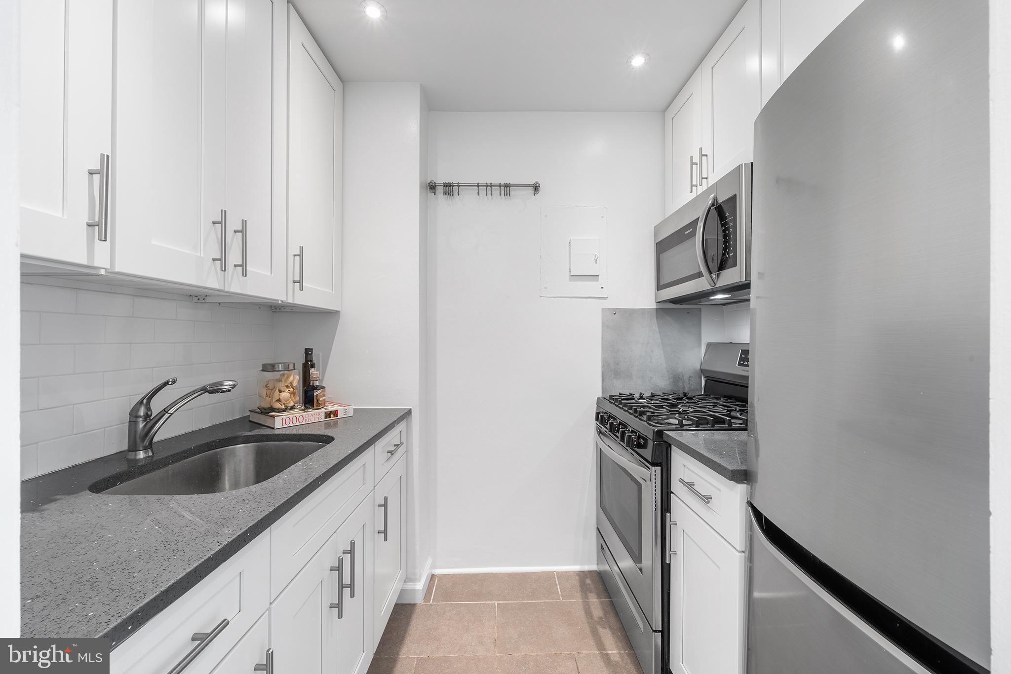 SOCIETY HILL - Residential