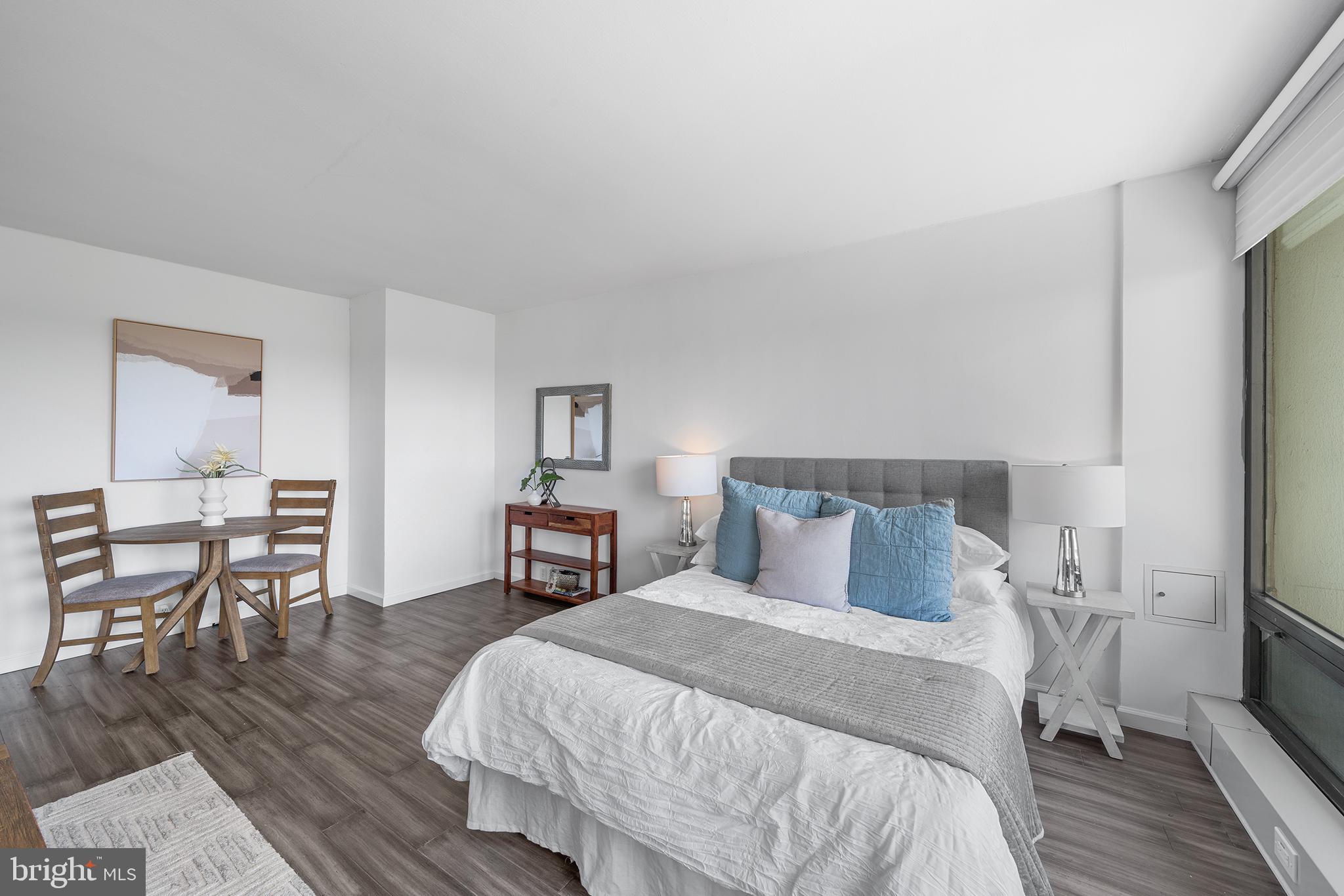 SOCIETY HILL - Residential