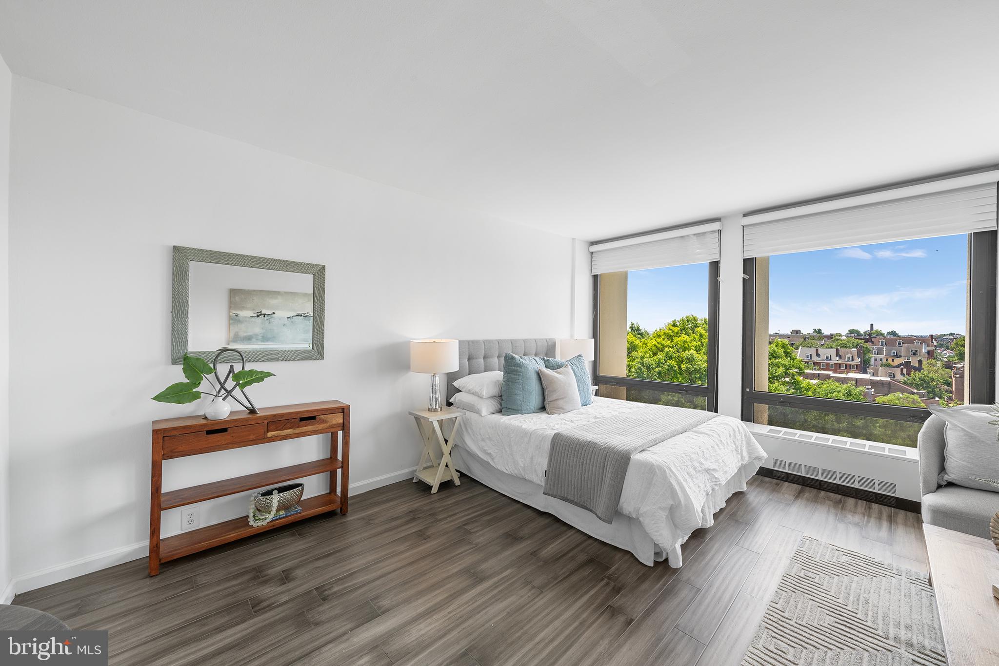 SOCIETY HILL - Residential