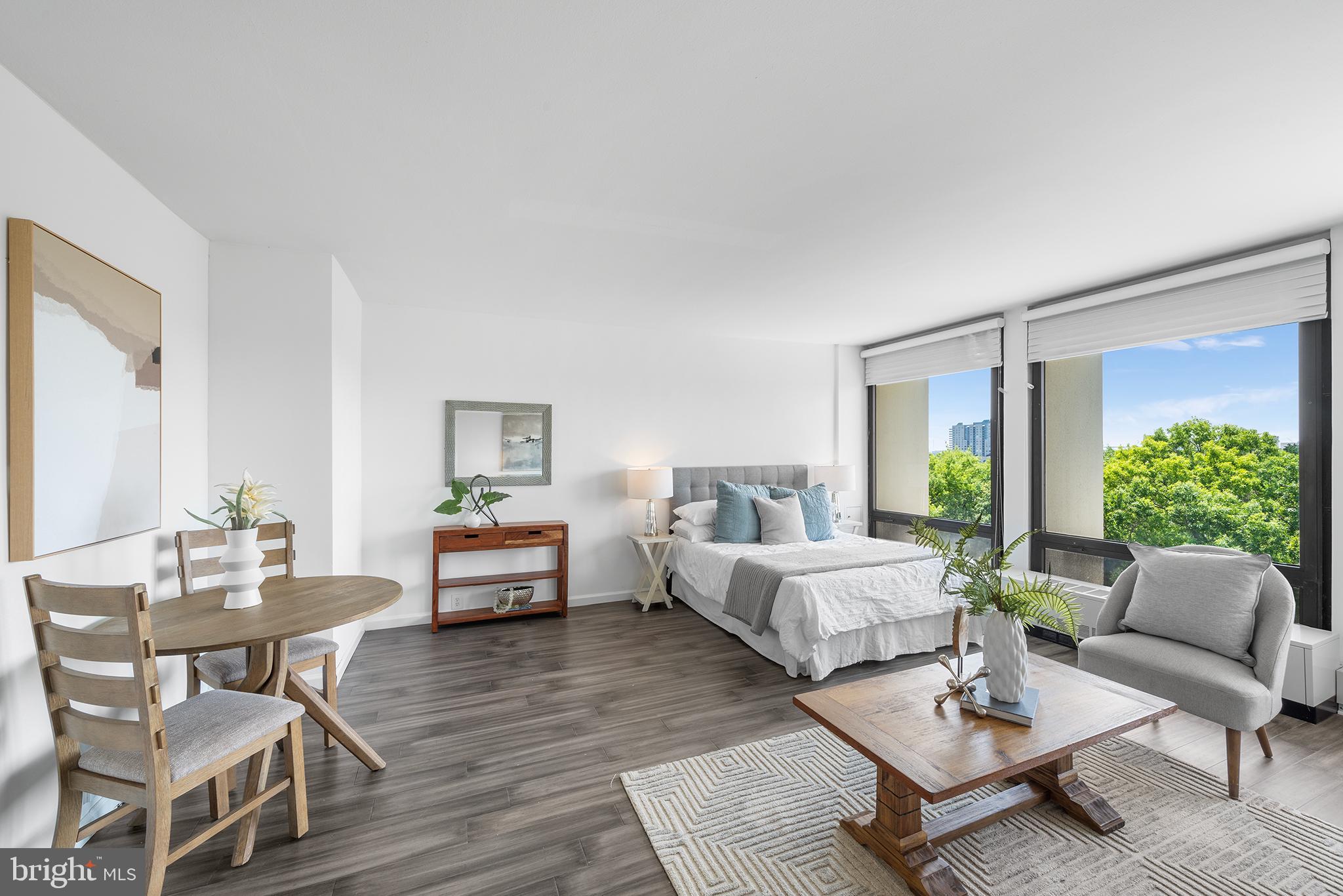 SOCIETY HILL - Residential