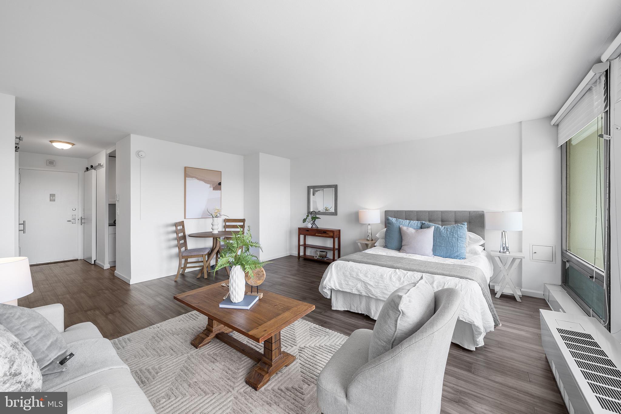 SOCIETY HILL - Residential