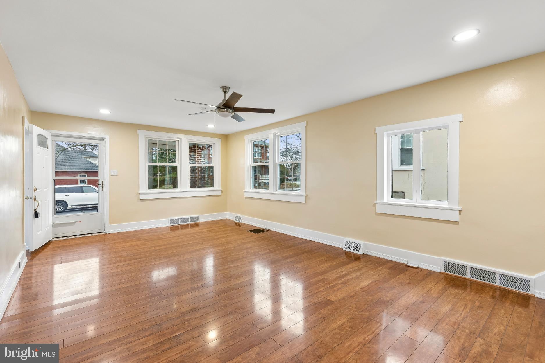 LANSDALE - Residential