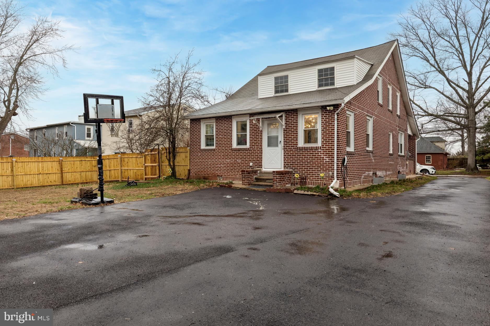 LANSDALE - Residential