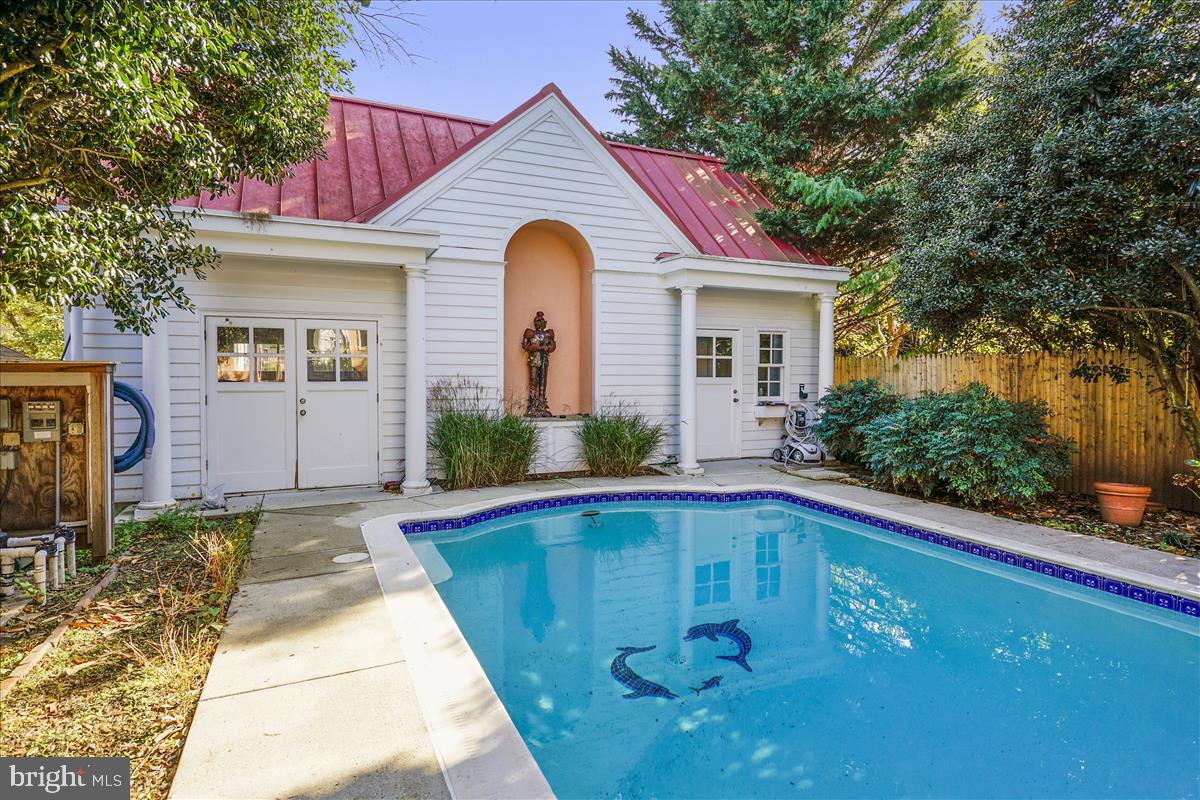 HISTORIC DISTRICT - Residential Lease