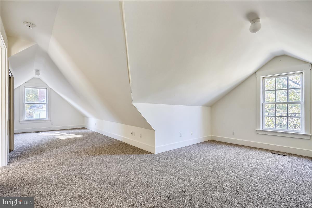 HISTORIC DISTRICT - Residential Lease