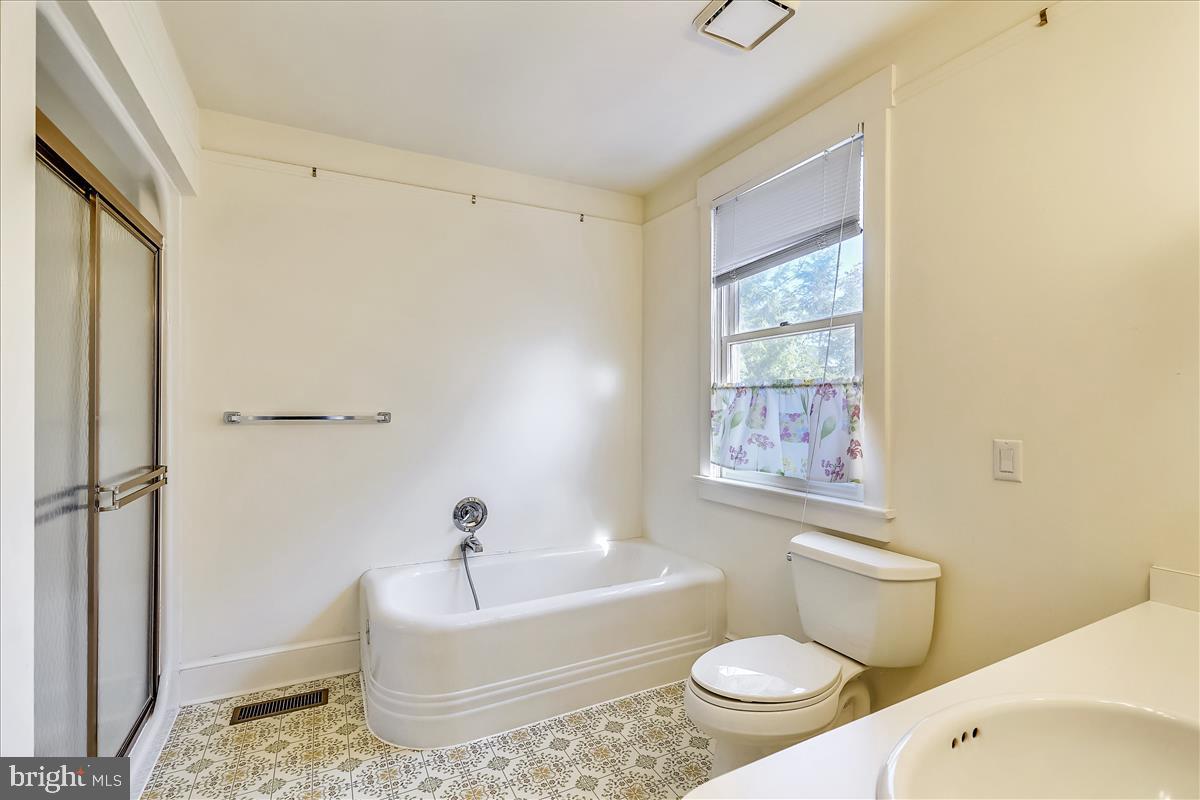 HISTORIC DISTRICT - Residential Lease