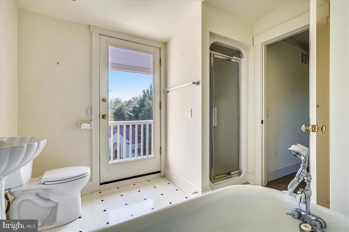 HISTORIC DISTRICT - Residential Lease