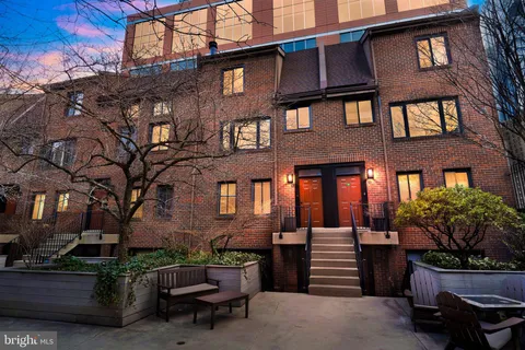 2032 Arch Street Unit H, Philadelphia, PA MLS: PAPH2457290