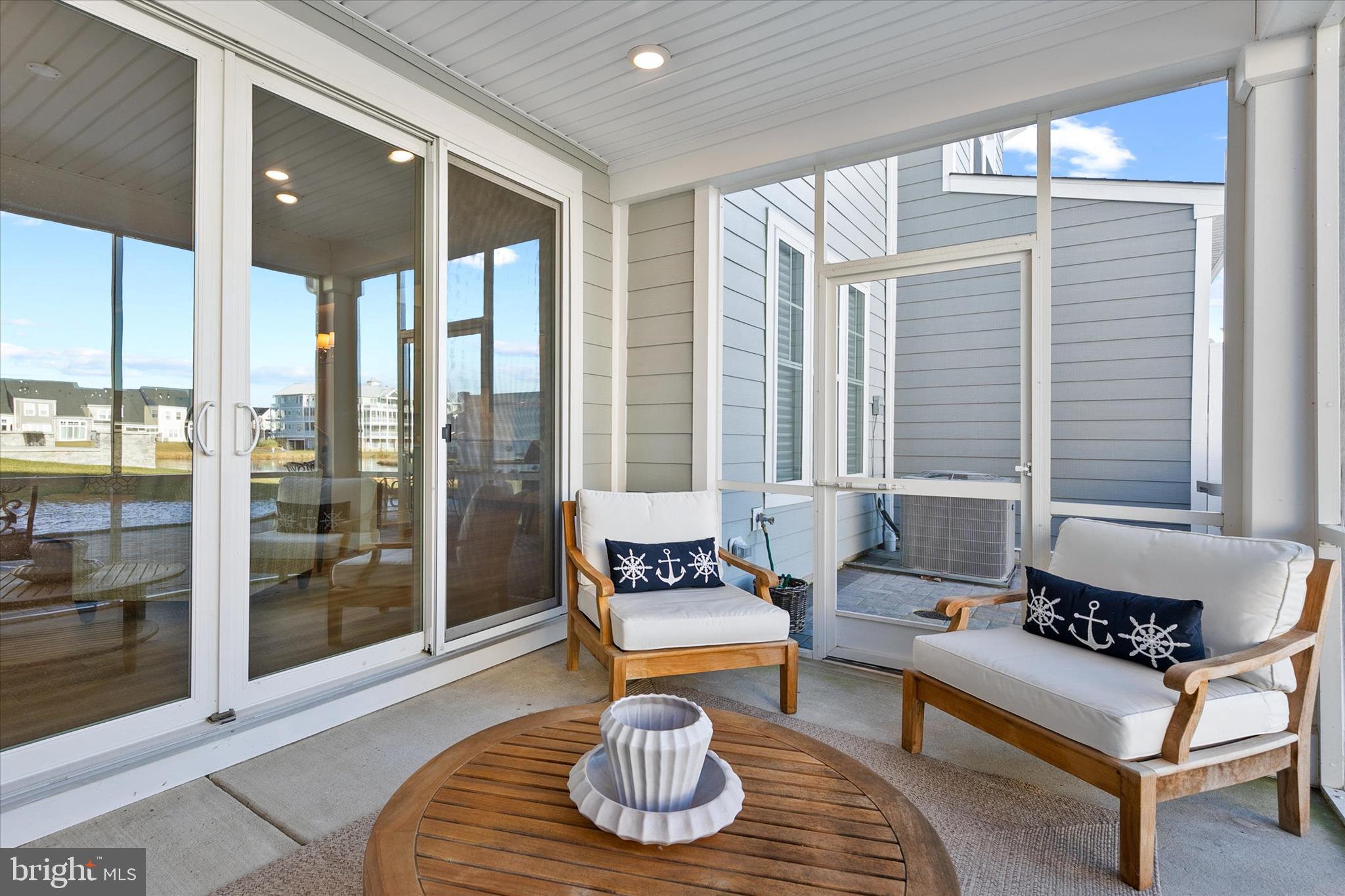 PENINSULA - Residential