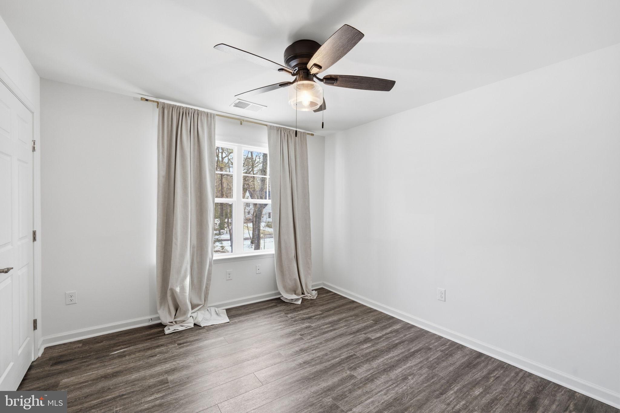 ROMANCOKE ON THE BAY - Residential