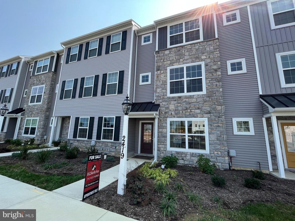 Photo of 2471 Spring Water Circle, LANCASTER, PA 17601 (MLS # PALA2070588)