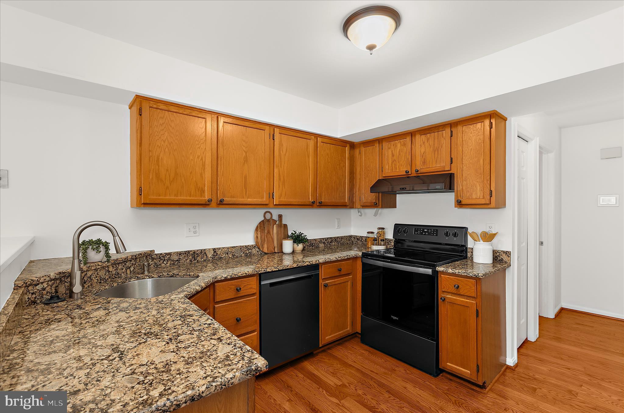 TOLL HOUSE - Residential