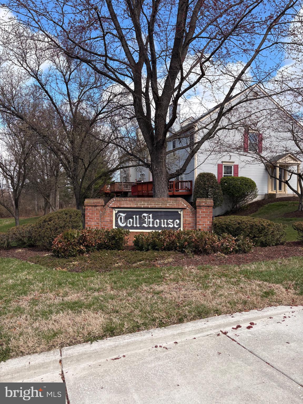 TOLL HOUSE - Residential