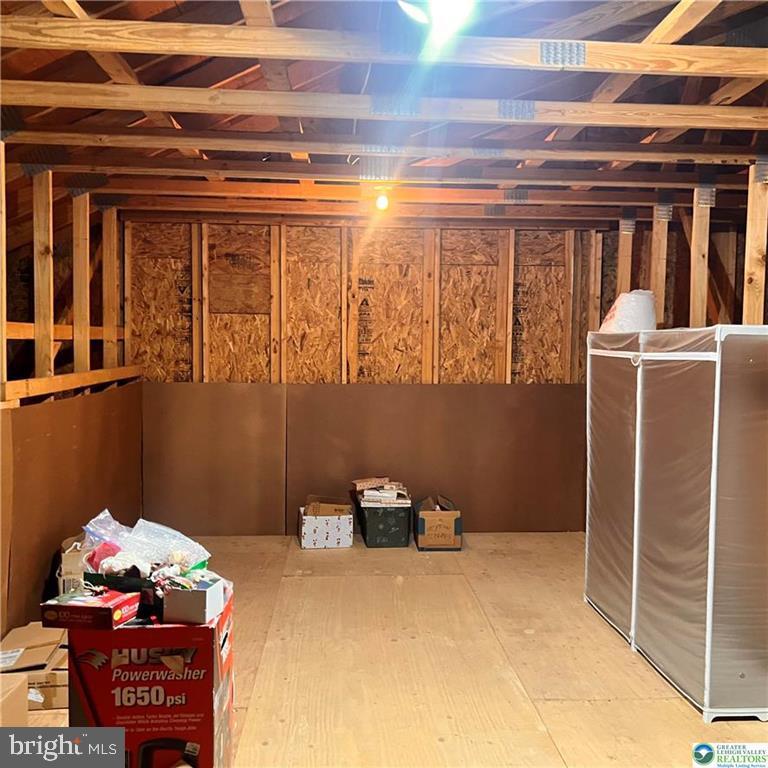 LEGACY OAKS - Residential