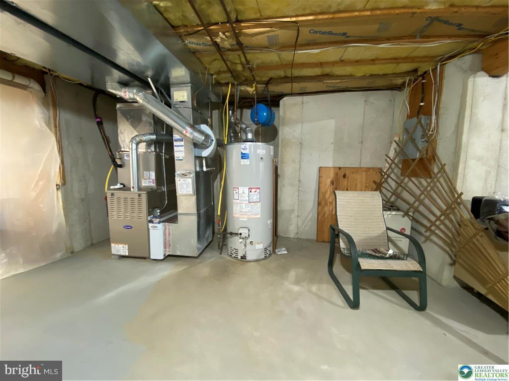 LEGACY OAKS - Residential