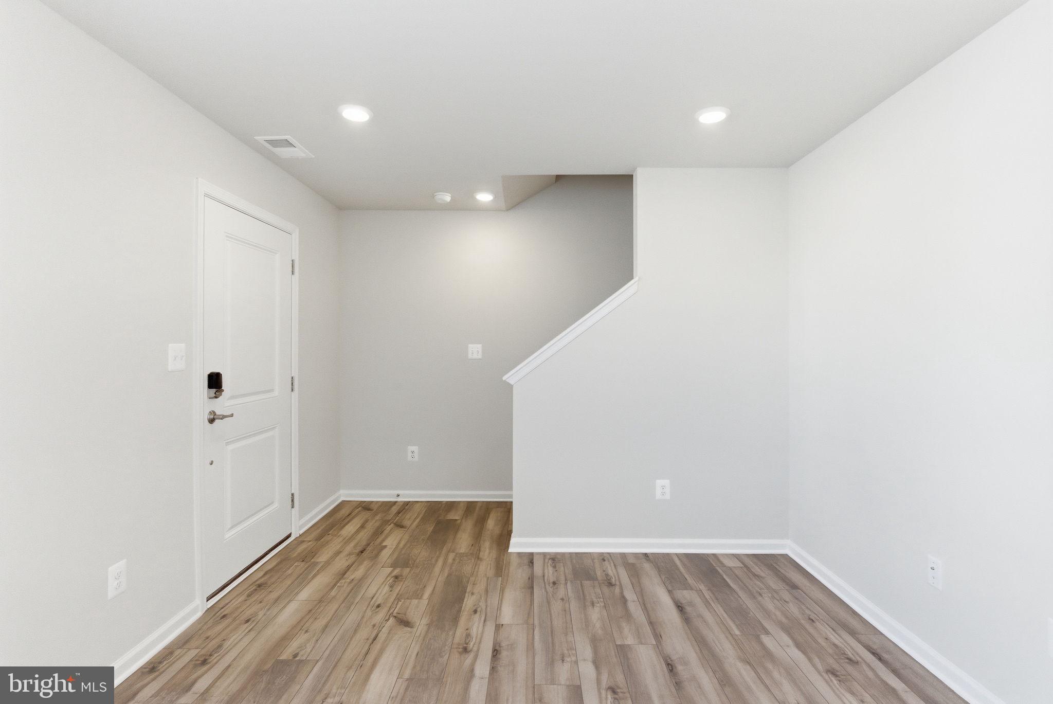 RED CLOVER MEADOWS - Residential Lease