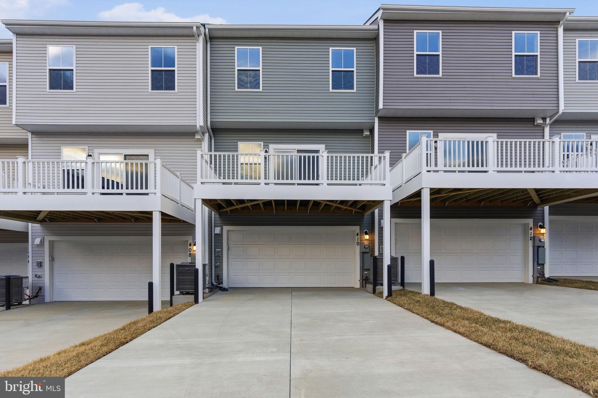 RED CLOVER MEADOWS - Residential Lease