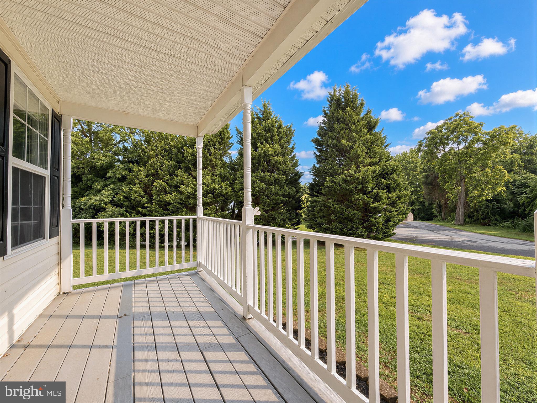 1525 SHARPES COURT