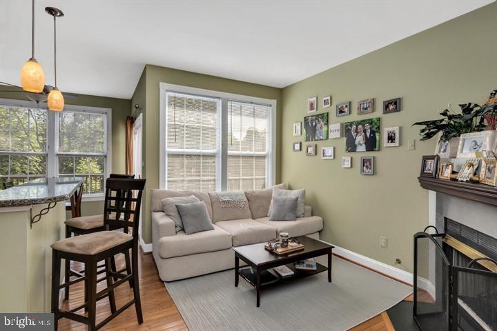 SIGNATURE AT BROADLANDS - Residential Lease