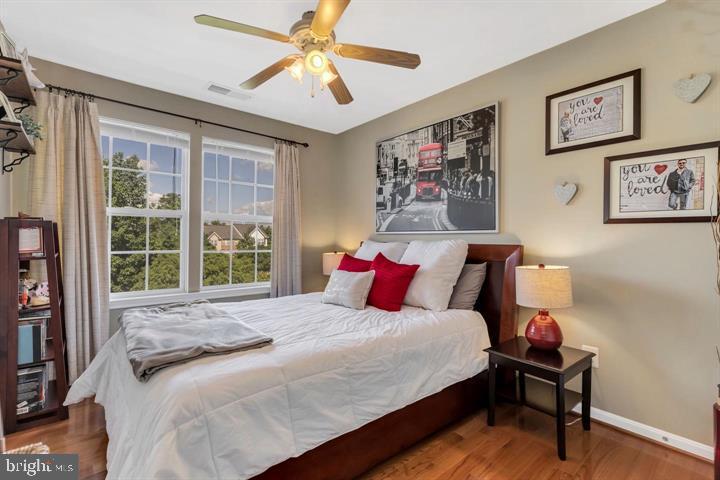 SIGNATURE AT BROADLANDS - Residential Lease