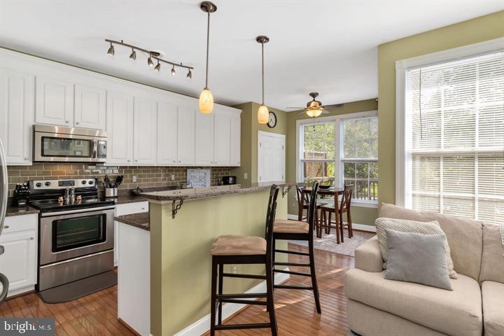 SIGNATURE AT BROADLANDS - Residential Lease