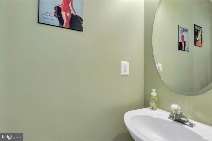 SIGNATURE AT BROADLANDS - Residential Lease