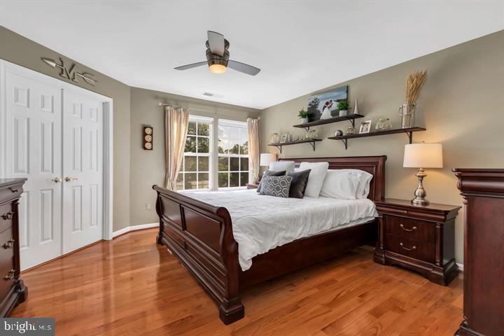 SIGNATURE AT BROADLANDS - Residential Lease