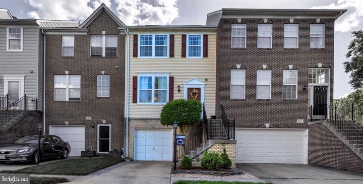 SIGNATURE AT BROADLANDS - Residential Lease