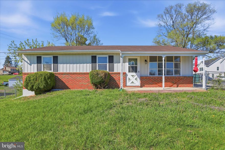 Prime Corner-Lot Charmer in Martinsburg
Single-family home on a big corner lot. Four beds, two full baths, fenced backyard, and a killer concrete patio for outdoor vibes. Full-finished walkout basement adds extra living room—game nights, gym, or guests.
Martinsburg’s steady market means this won’t last.  Professional photos will be added soon.