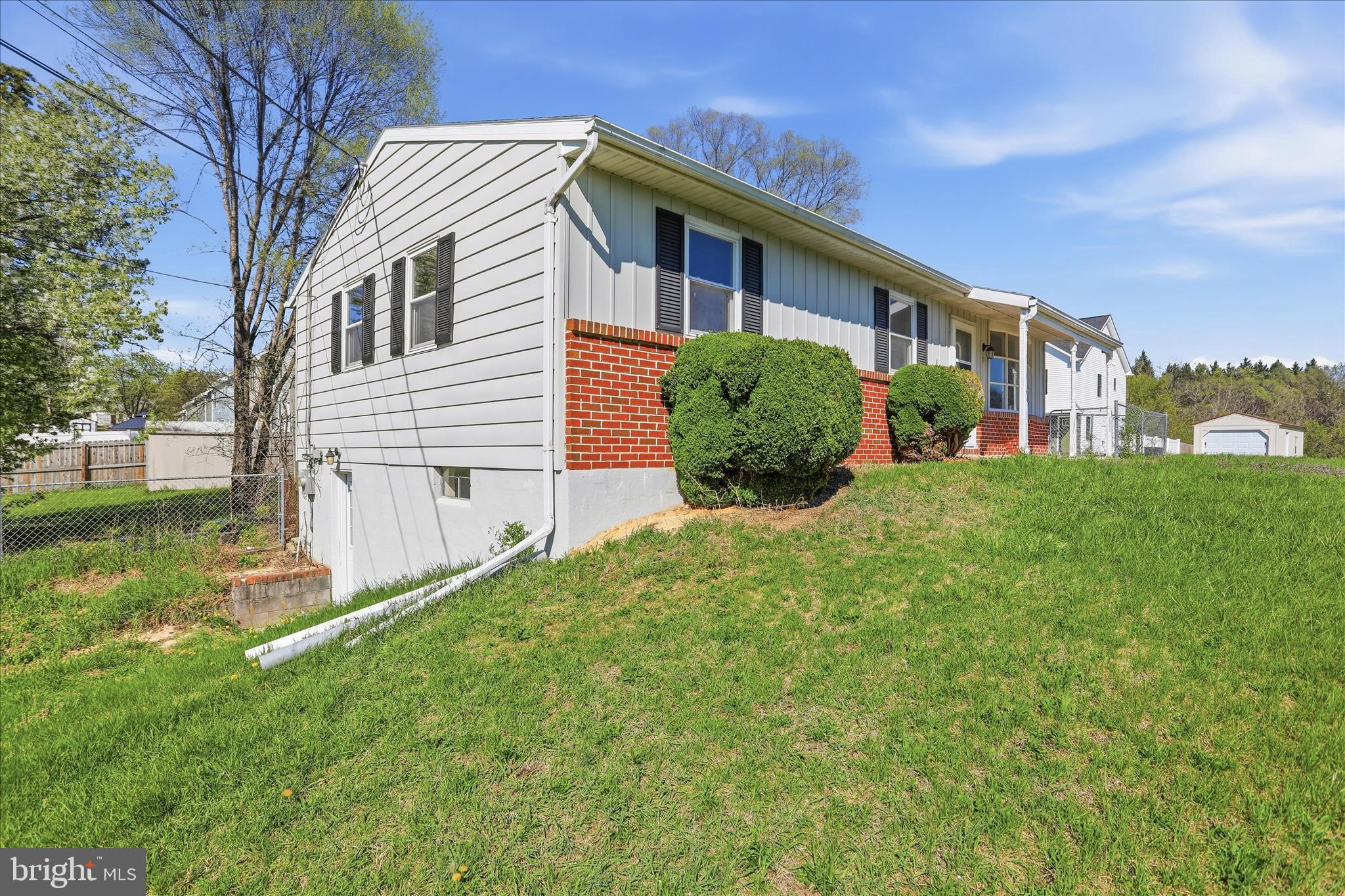 AIRLEY HEIGHTS - Residential