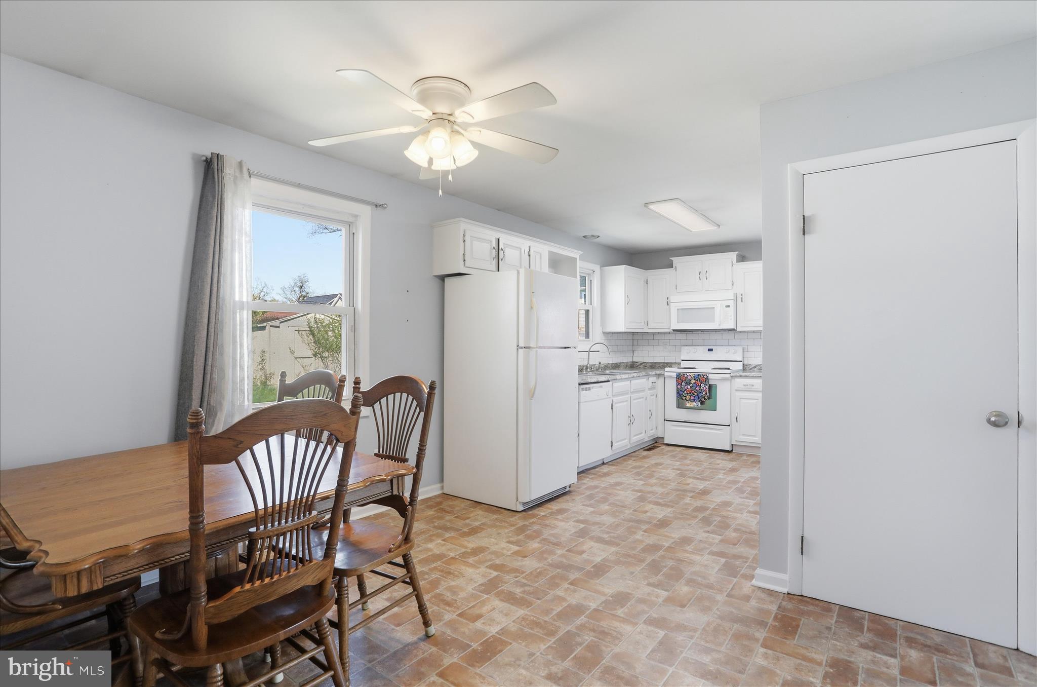 AIRLEY HEIGHTS - Residential