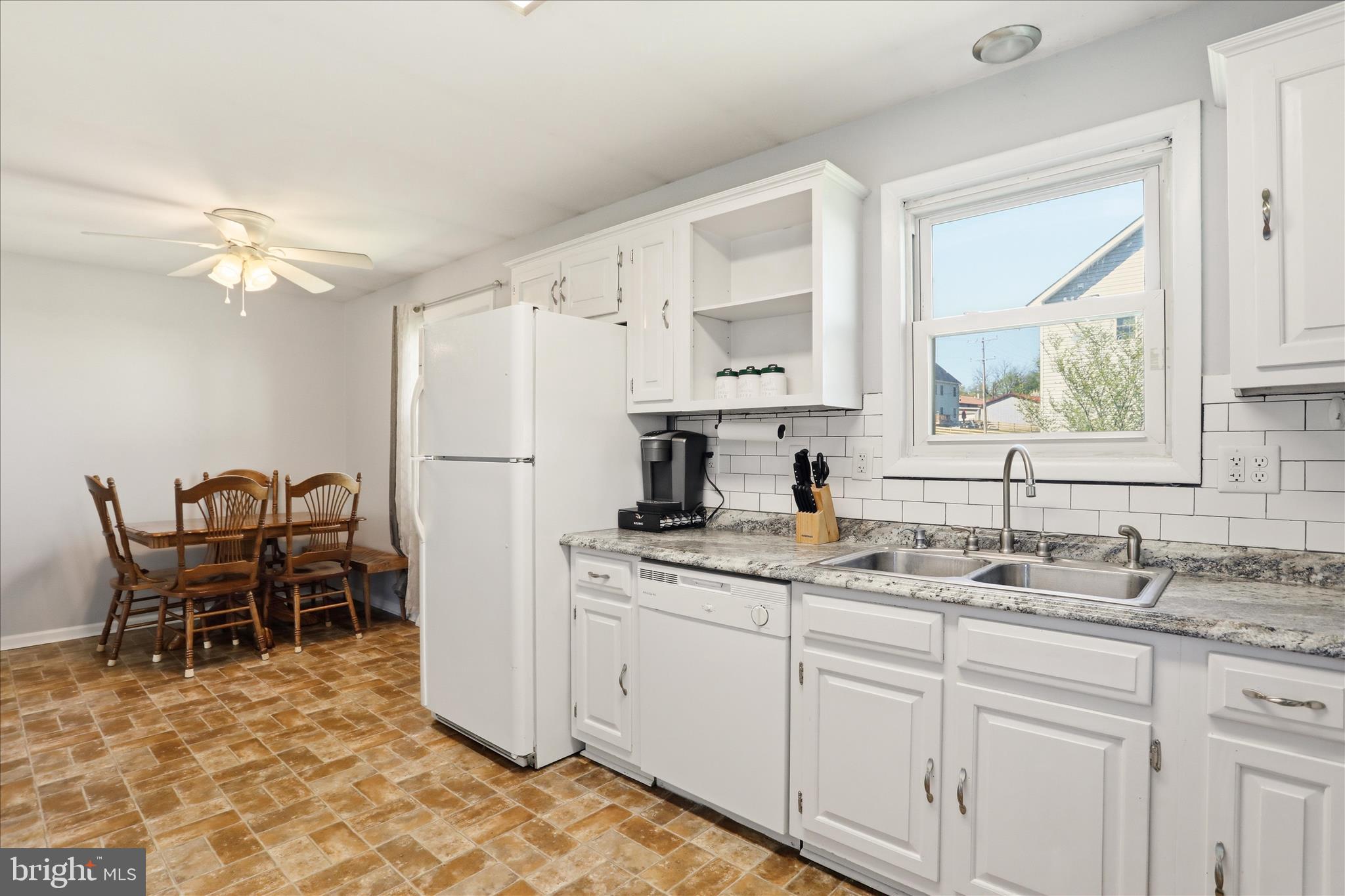 AIRLEY HEIGHTS - Residential