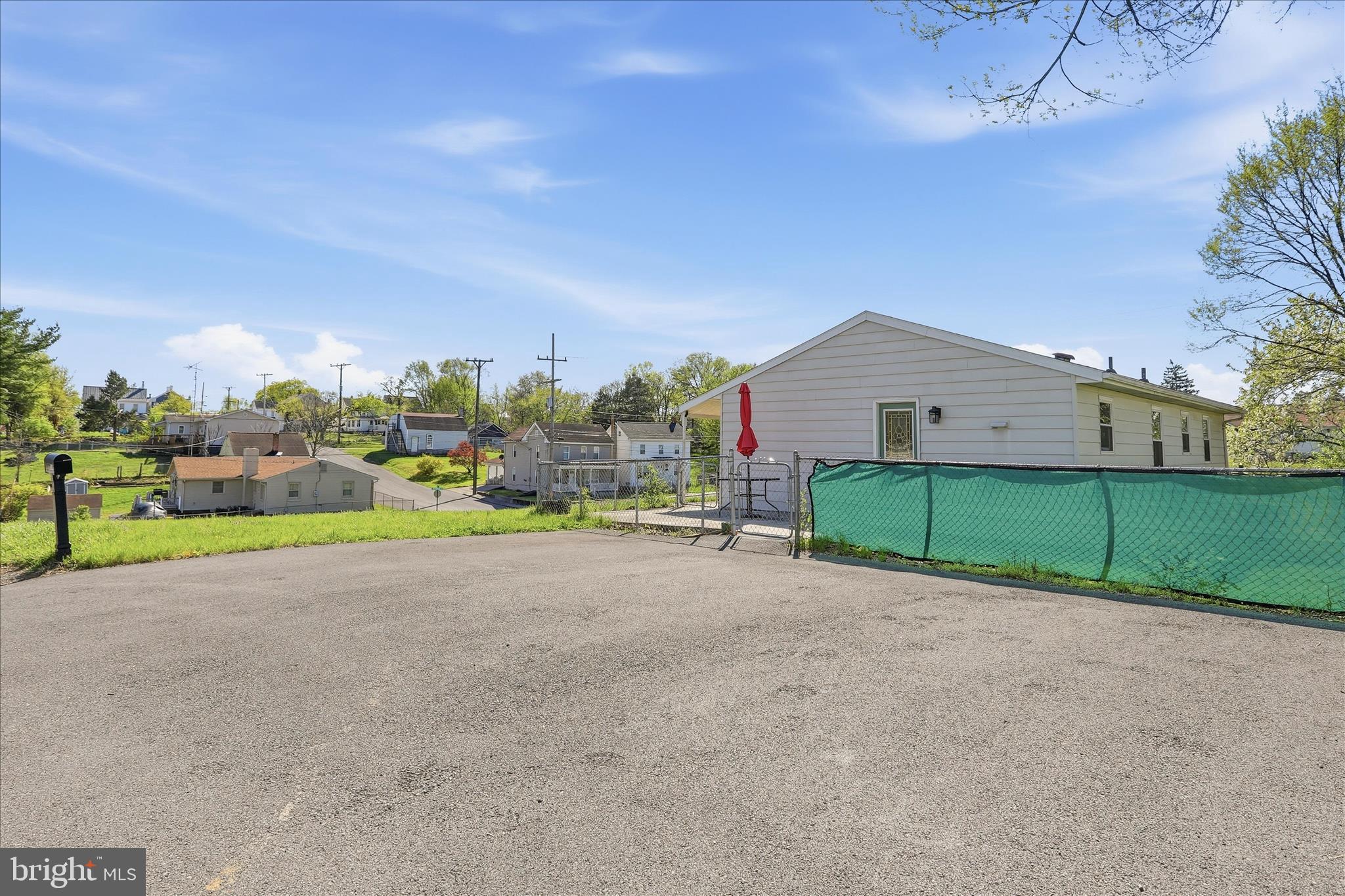 AIRLEY HEIGHTS - Residential