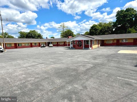1024 WINCHESTER AVENUE MARTINSBURG WV 25401