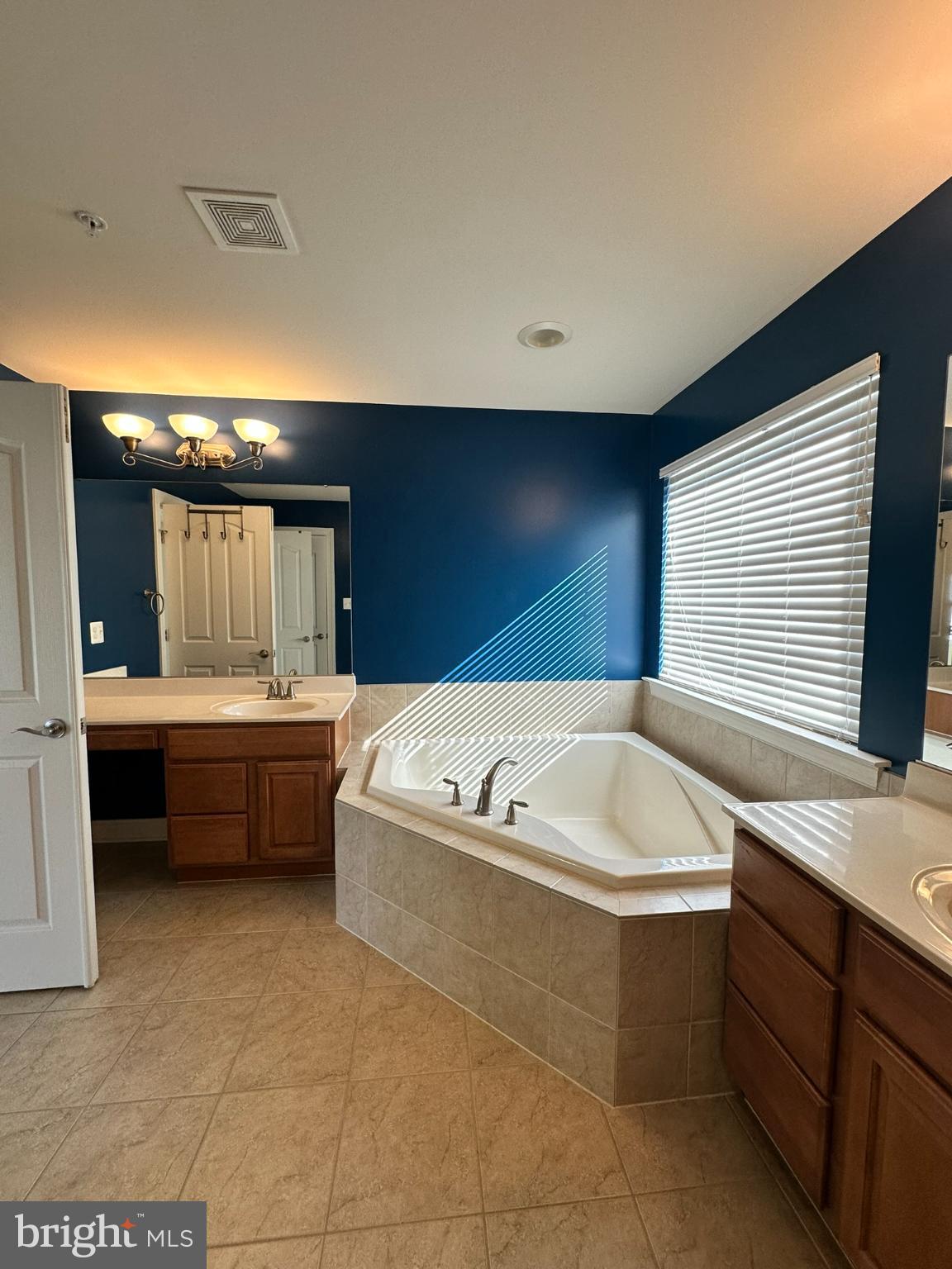 BROAD CREEK - Residential Lease